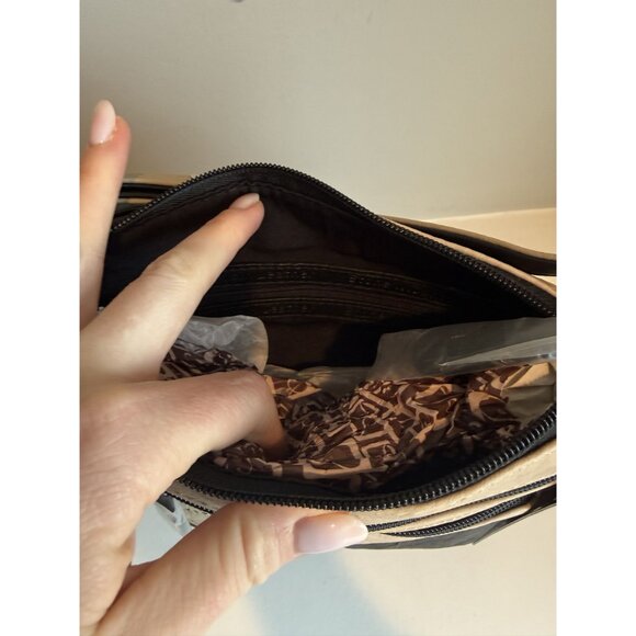 NWT Stone Mountain Luciana Crossbody Leather Bag Tan Black $169 [jb] - Picture 8 of 8